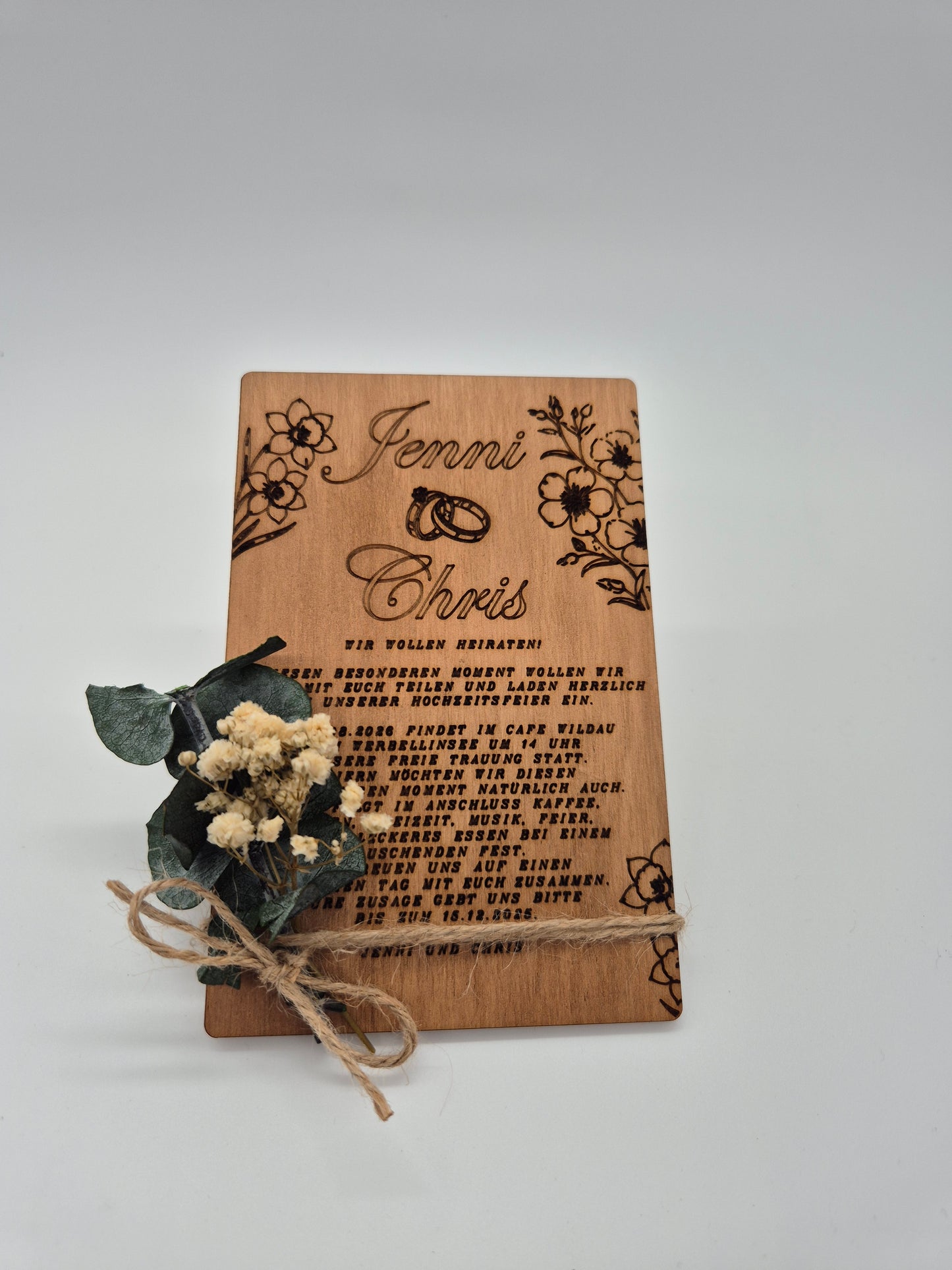 Hochzeitseinladungen aus Holz – Personalisiert